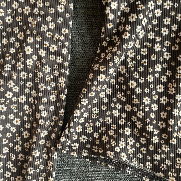 Floral long sleeved open back body suit - Picture 2 of 6